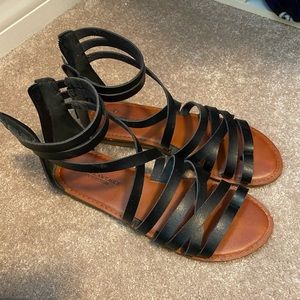 American eagle sandals